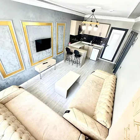 Grand Luxury מלון
